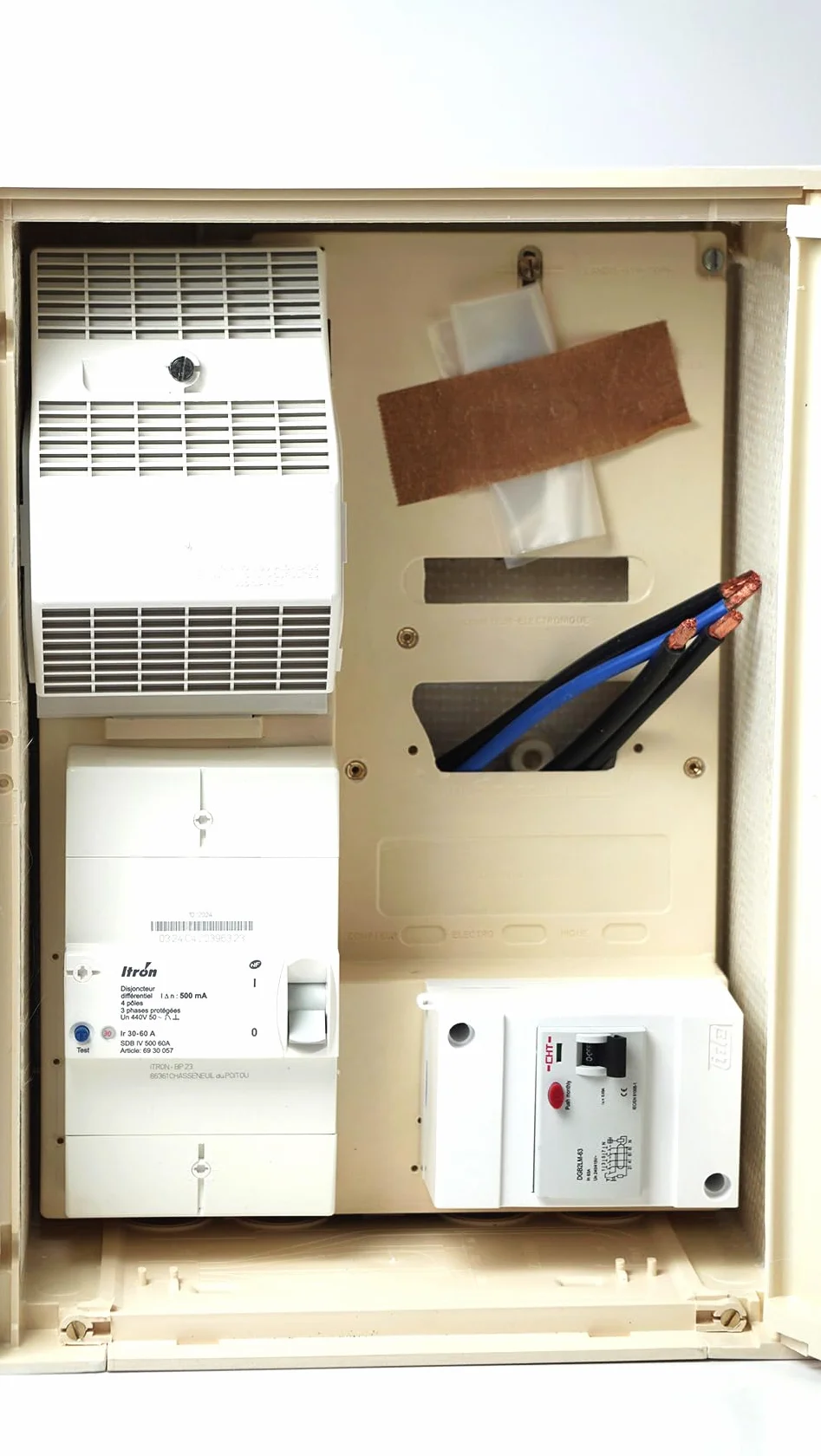 Carré Rouge Coffret Compteur de Chantier Triphasé 30/60A 18/36 KVA Disjoncteur ENEDIS 49x35x20 cm