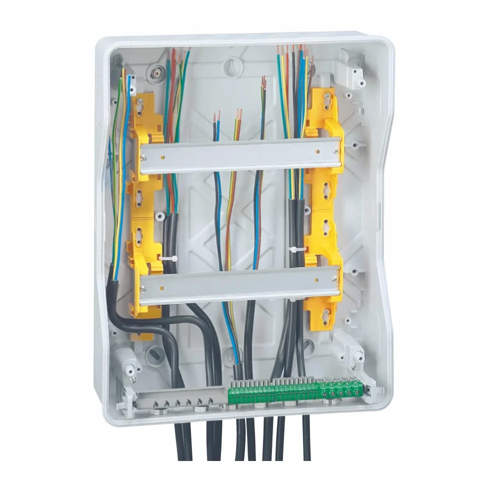 Legrand Plexo Boîte à fusibles en saillie IP65 IK09 1 rangée 12 modules 282 x 340 x 141 mm