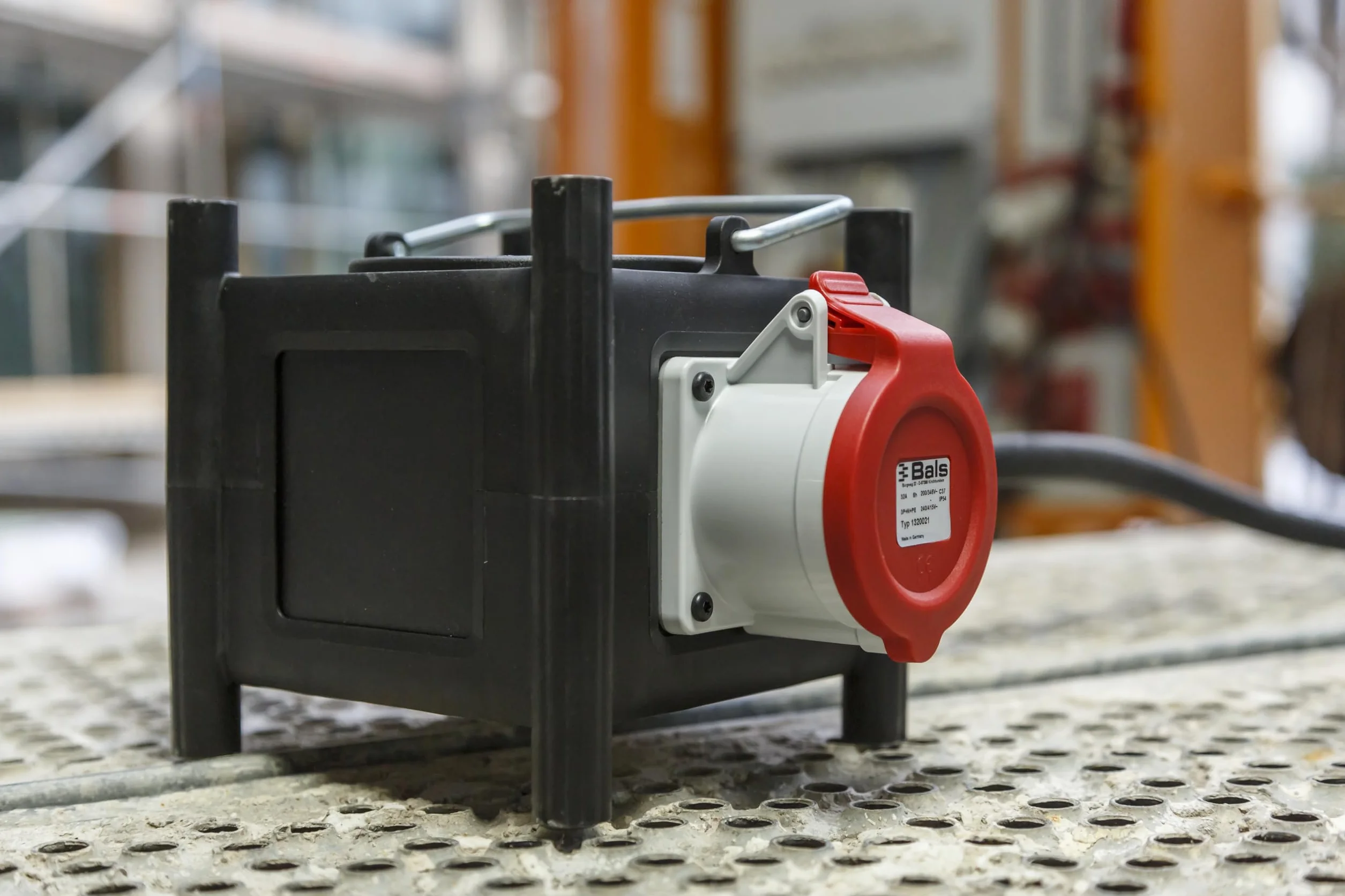 Brennenstuhl Distributeur de Courant Compact en Caoutchouc 2m CEE 400V/32A