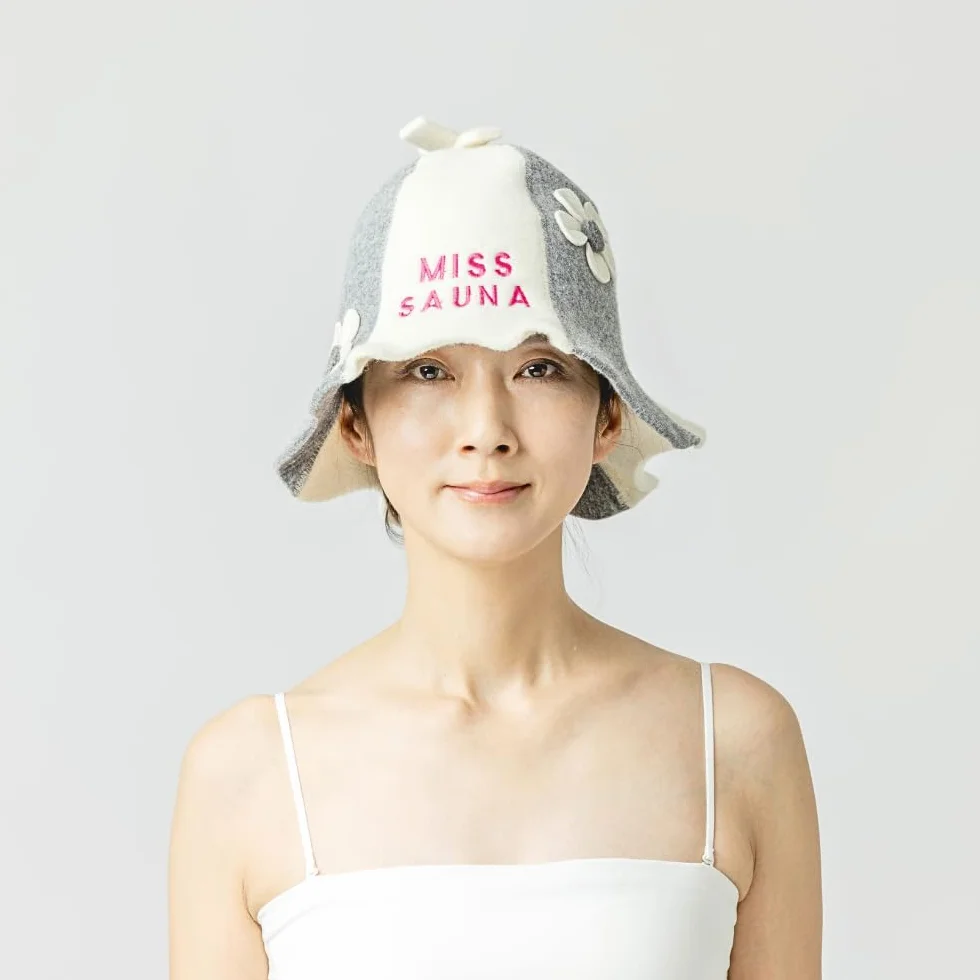 Chapeau de Sauna Miss Sauna Flowers Blanc/Gris 100% Feutre de Laine Biologique