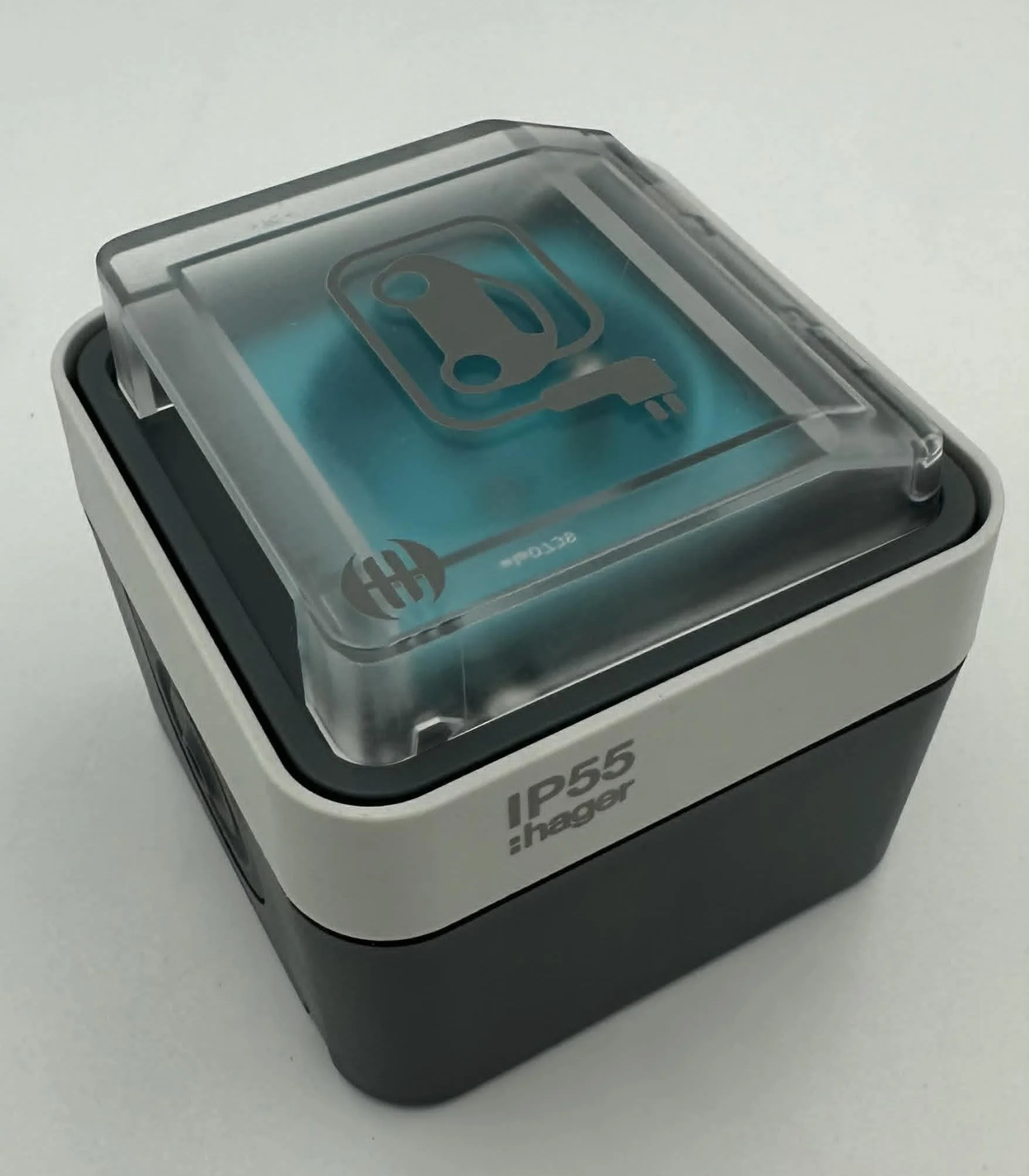 Hager Cubyko Prise Renforcée IP55 3.7kW 16A Grise avec Couvercle de Protection