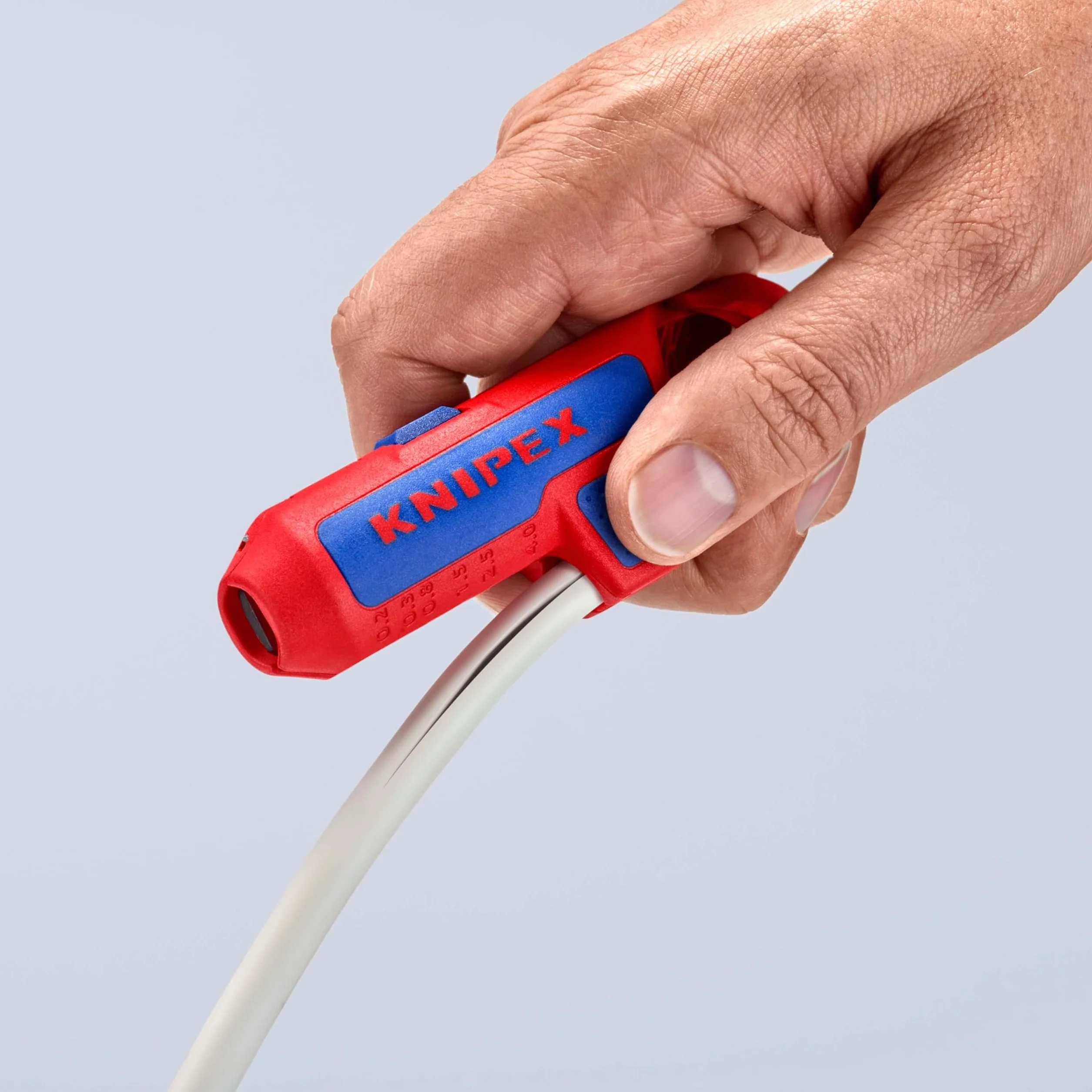 Knipex ErgoStrip 16 95 01 SB Outil à dégainer universel 135 mm câbles 3G1,5-5G2,5 coaxiaux données pince à dénuder