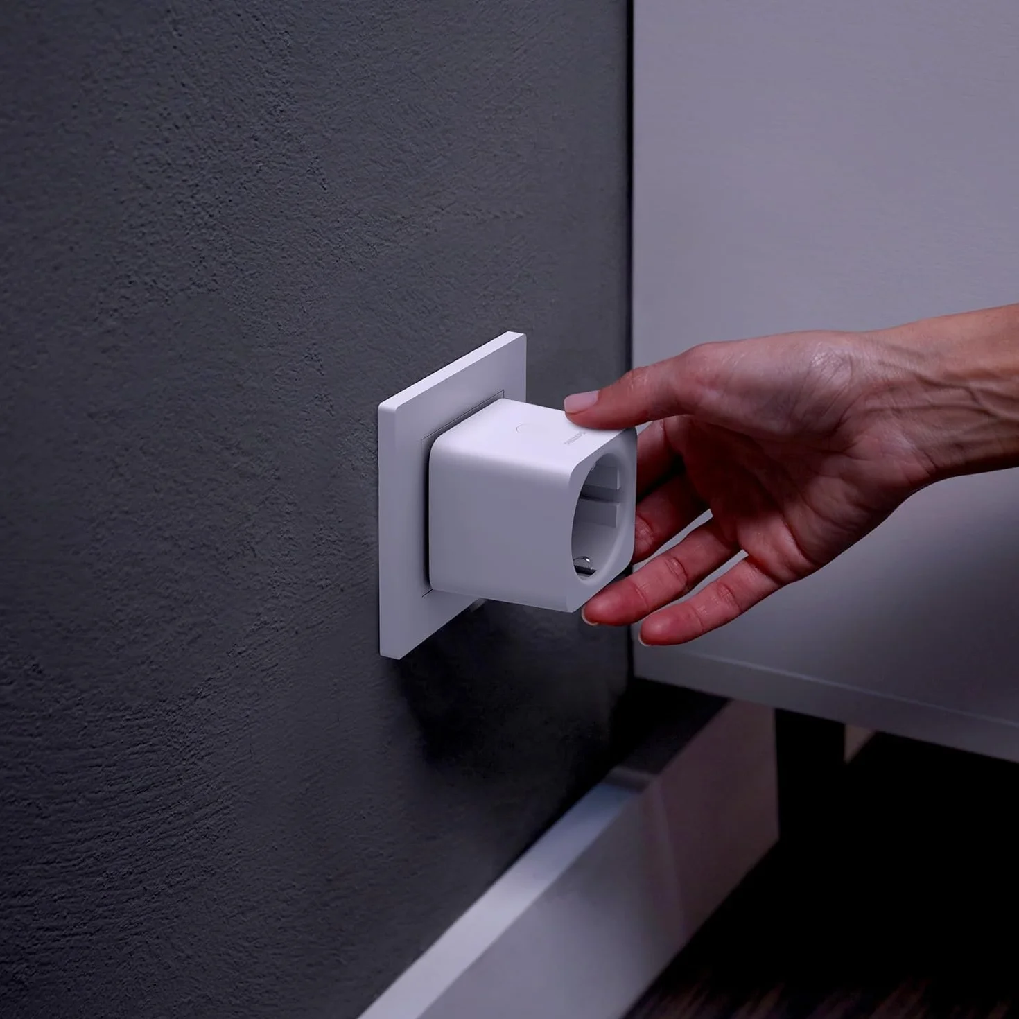 Philips Hue Smart Plug prise intelligente pour éclairage compatible commande vocale application blanc